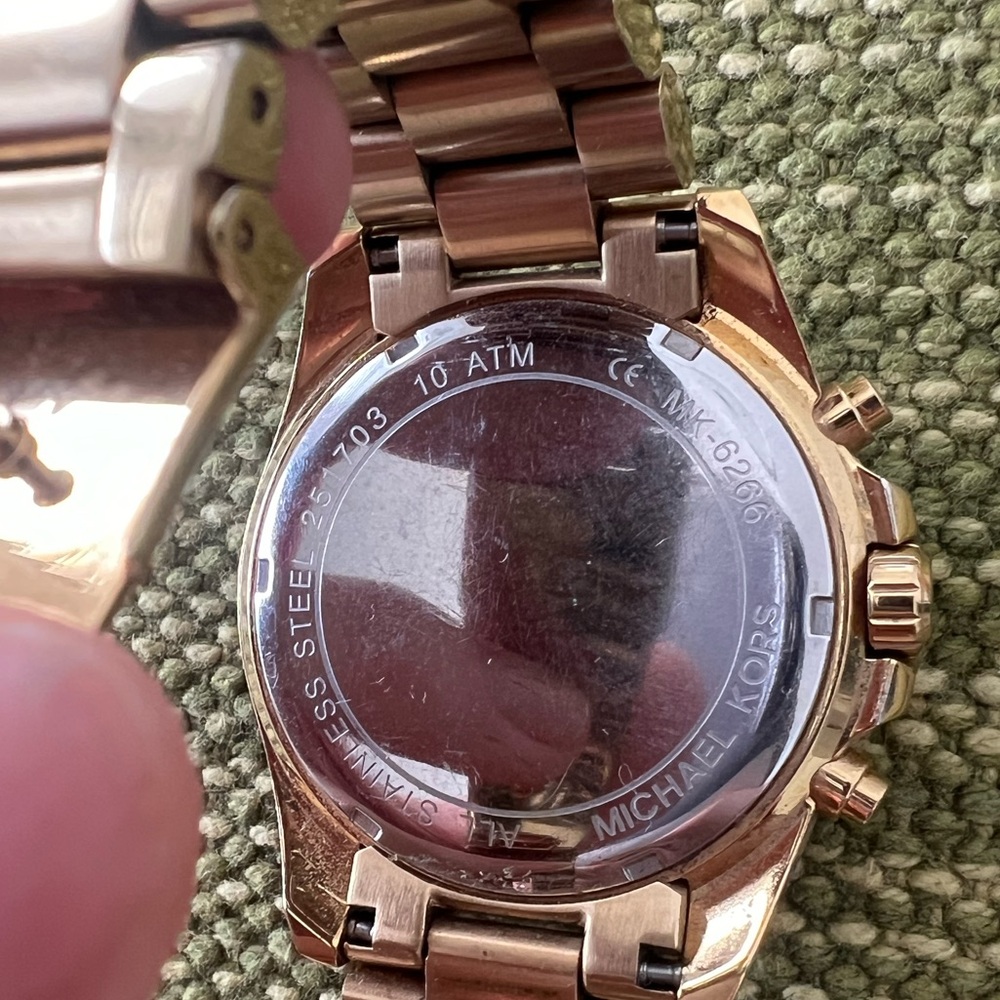 Michael Kors large face Gold watch - Picture 5 of 7